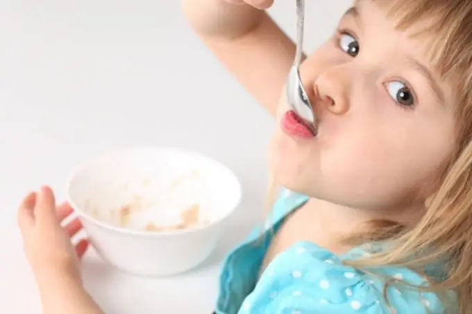 Come cucinare il porridge di semolino?