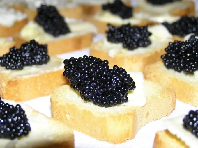 Como servir caviar